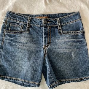 FreeStyle Revolution denim jeans. Size 10-12. Great look. Great condition